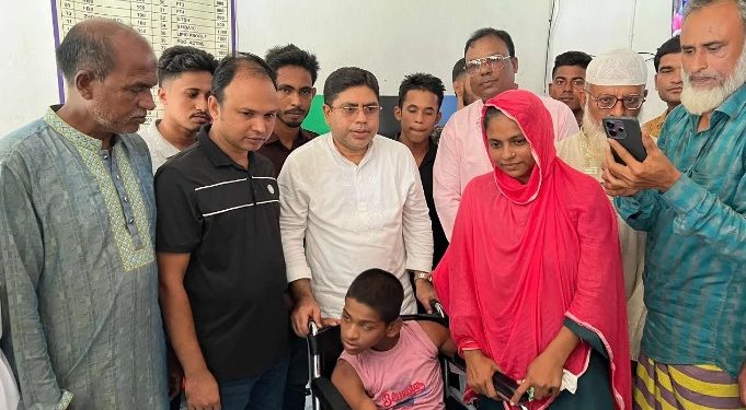 নেত্রকোনার কেন্দুয়ায় তারেক রহমানের উপহার পেলেন বিশেষ চাহিদা সম্পন্ন শিশু রিফাত