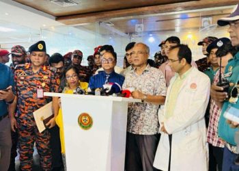 টঙ্গীতে দগ্ধ তিন ফায়ার সার্ভিস সদস্যকে সব ধরনের সাপোর্ট দেবে সরকার: স্বরাষ্ট্র উপদেষ্টা