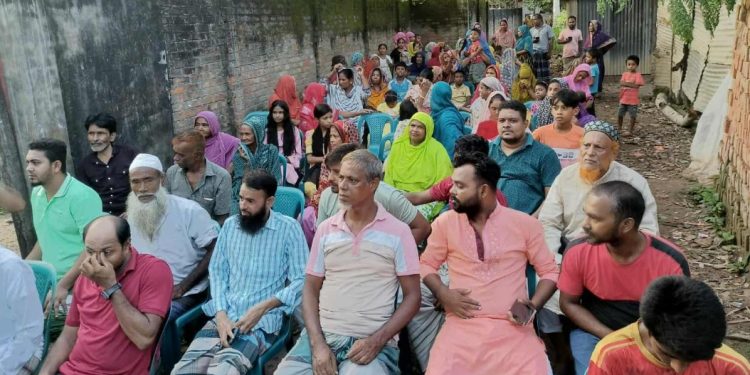 মির্জাপুরে রতনের বিরুদ্ধে অবৈধভাবে জমি ও বাড়ি দখলের অভিযোগ এলাকাবাসীর প্রতিবাদ সভা