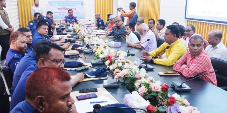 শারদীয় দুর্গাপূজা উপলক্ষে নেত্রকোণায় পুলিশ সুপারের মতবিনিময়