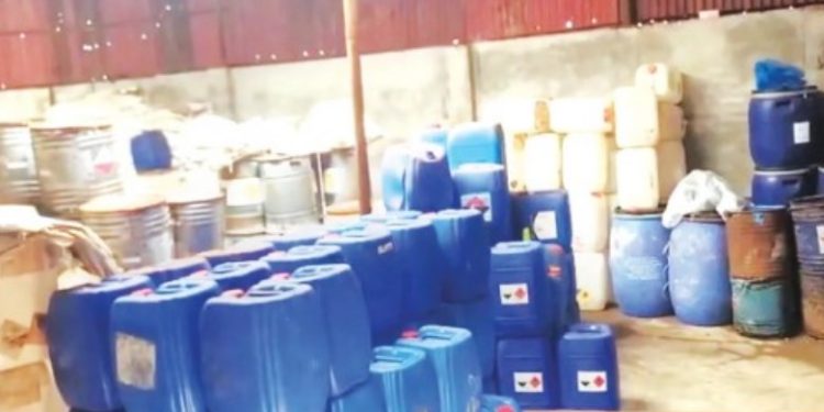 টঙ্গীর আবাসিক এলাকায় গড়ে ওঠা শত শত কেমিক্যালের গোডাউন নিয়ন্ত্রণহীন