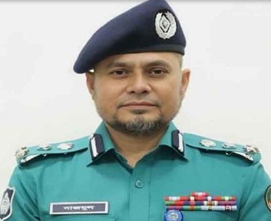 গাজীপুরে রাস্তা বন্ধ করে চলাচল করা সেই পুলিশ কমিশনারকে প্রত্যাহার