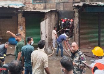 টঙ্গীতে কেমিক্যাল গুদামে আগুন, নেভাতে গিয়ে ফায়ার সার্ভিসের ৫ কর্মী দগ্ধ