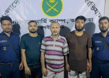 সাভারের আশুলিয়ায় চাঁদাবাজির অভিযোগে ‘হাতকাটা’ টিপুসহ গ্রেপ্তার ৩