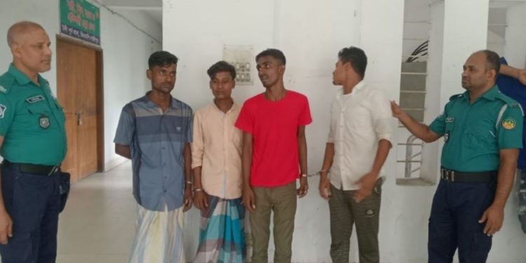 টঙ্গীতে ২০ মামলার আসামি শাওনসহ গ্রেফতার ৪