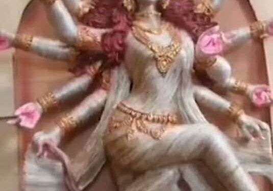 নাটোরে বিশ্বজিৎ পালের সোনালী পাটের দূর্গাপ্রতিমায় শারদীয় উৎসব