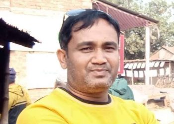 নাটোরের বাগাতিপাড়ায় কৃষকদল নেতার বিরুদ্ধে ওএমএসের আটা বিক্রিতে অনিয়মের অভিযোগ