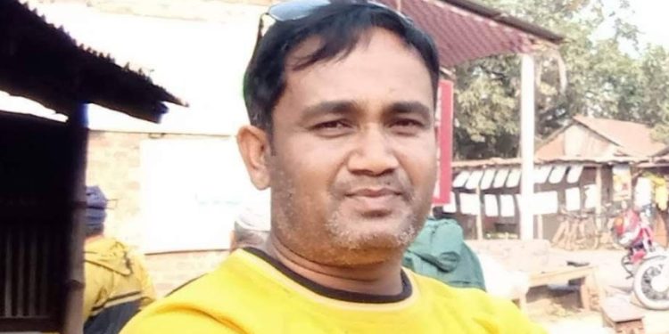 নাটোরের বাগাতিপাড়ায় কৃষকদল নেতার বিরুদ্ধে ওএমএসের আটা বিক্রিতে অনিয়মের অভিযোগ