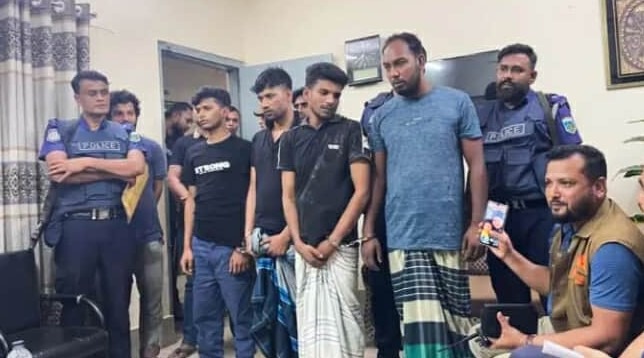 নাটোরে ইমো হ্যাকিং চক্রের ১২ সদস্য আটক