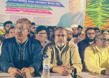 নাটোরের সিংড়ায় ৩১ দফা বাস্তবায়নে লিফলেট বিতরণ ও উঠান বৈঠক অনুষ্ঠিত