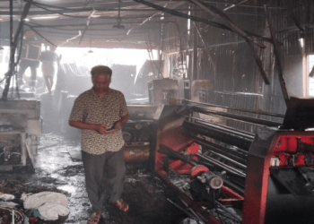 টঙ্গীতে কাপড় কাটিং কারখানা পুড়ে ছাই