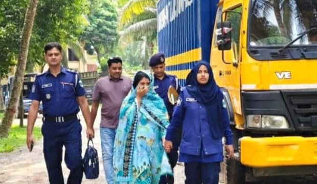 নাটোরের বড়াইগ্রামে চাঞ্চল্যকর বৃদ্ধা হত্যার ঘটনায় নাতনী ও তার স্বামী গ্রেফতার