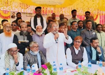 সিংড়ায় বিএনপি নেতা অধ্যক্ষ আনুর উঠান বৈঠক