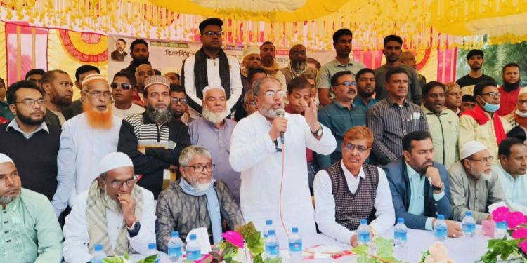 সিংড়ায় বিএনপি নেতা অধ্যক্ষ আনুর উঠান বৈঠক