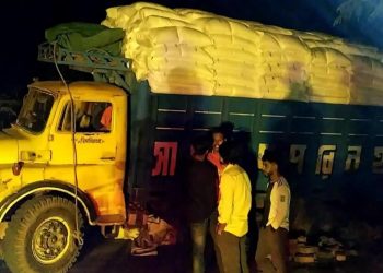 চুয়াডাঙ্গায় রাতে আধারে ৪শ বস্তা ইউরিয়া সার জব্দ