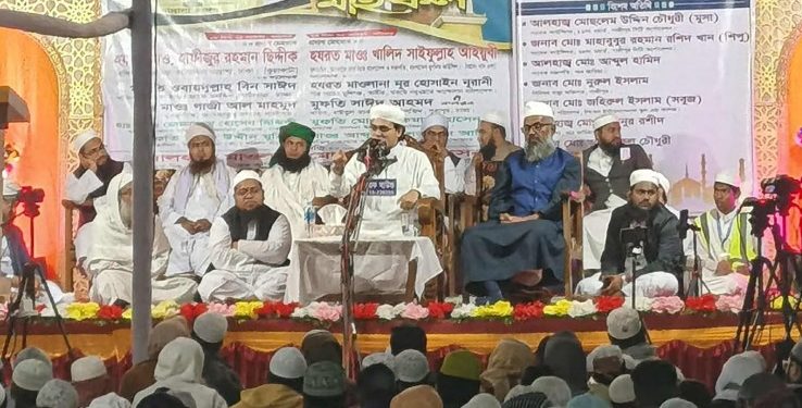 জামিয়া মাদীনাতুল কুরআন মাদ্রাসায় অনুষ্ঠিত হলো ৩ দিন ব্যাপি হাফেজদের পাগড়ী প্রদান ও ওয়াজ মাহফিল অনুষ্ঠান