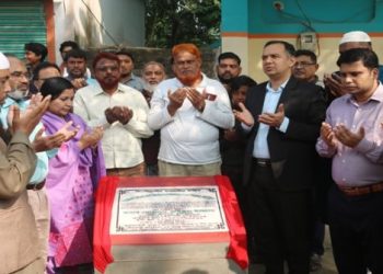চুয়াডাঙ্গা পৌরসভায় সড়ক উন্নয়ন কাজের উদ্বোধন