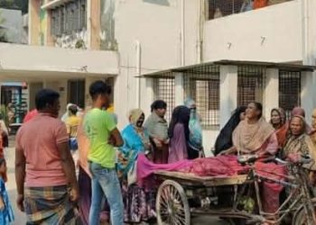 নাটোরের গুরুদাসপুরে কাজের সন্ধানে এসে সড়ক দুর্ঘটনায় প্রাণ হারালেন বৃদ্ধা