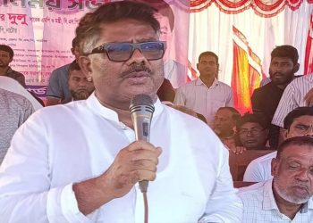 শেখ হাসিনাকে বন্দী বিনিময় চুক্তির মাধ্যমে ফিরিয়ে রায় কার্যকর করতে হবে : দুলু