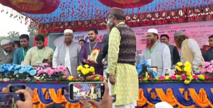 নাটোরে বাগাতিপাড়ায় চাকসু ভিপি ইব্রাহীম রনিকে সংবর্ধনা