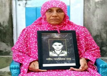 শেখ হাসিনাকে ফাঁসিতে না ঝোলালে আমার আত্মা শান্তি পাবে না: চুয়াডাঙ্গায় শহীদ শুভ’র মা