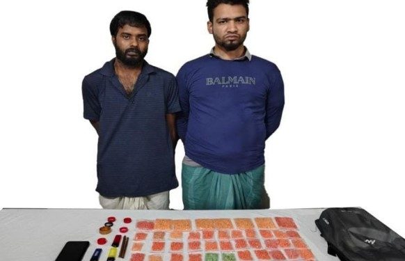 গাজীপুরে ৮ হাজার ৩০০ পিস ইয়াবাসহ দুই মাদক ব্যবসায়ী গ্রেপ্তার