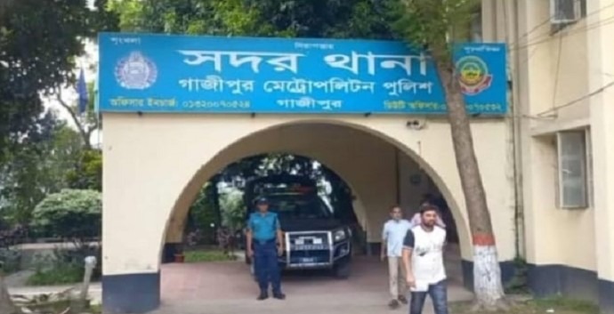 গাজীপুরে ছিনতাইকারীর ছুরিকাঘাতে ২ পুলিশ আহত