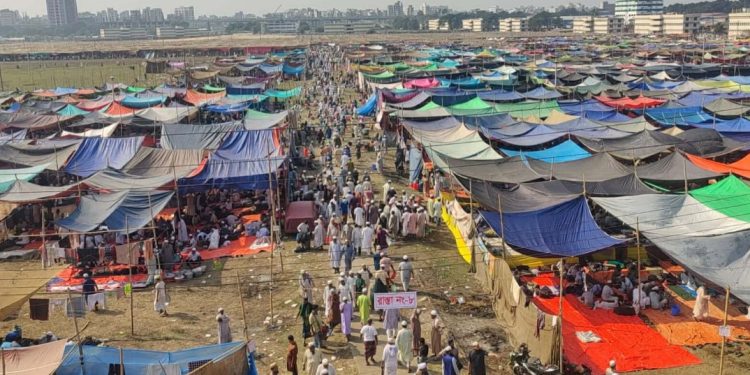 টঙ্গীর তুরাগ তীরে পাঁচদিনের জোড় ইজতেমার প্রথম দিনে দুই মুসল্লীর মৃত্যু