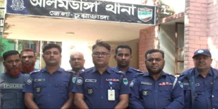 আলমডাঙ্গা সীমান্তে গভীর রাতে পুলিশের মহড়া : নিরাপত্তা জোরদারে নতুন উদ্যোগ