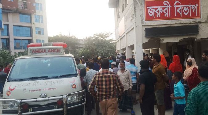 টঙ্গীতে আতঙ্কিত হয়ে হামিম গ্রুপের শতাধিক শ্রমিক অসুস্থ