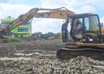 সাভারে পরিবেশ অধিদপ্তরের অভিযান ৫ ইটভাটাকে ১০ লাখ টাকা জরিমানা