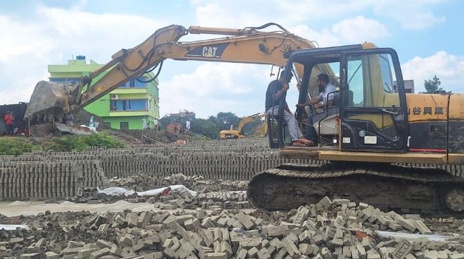 সাভারে পরিবেশ অধিদপ্তরের অভিযান ৫ ইটভাটাকে ১০ লাখ টাকা জরিমানা