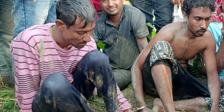 মহেশপুরে কৃষকের ছদ্ম বেশে দুর্ধর্ষ ডাকাতি দুই ডাকাত আটক
