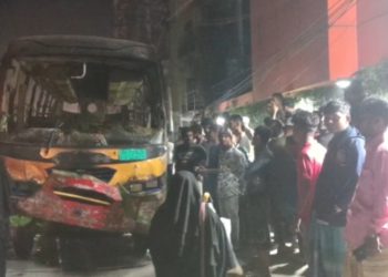 গাজীপুরের হারিকেনে ফের বাসে আগুন
