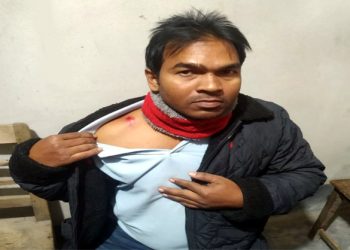 ঝিনাইদহে শিক্ষককে হাতুড়িপেটা করে রক্তাক্ত করার অভিযোগ !