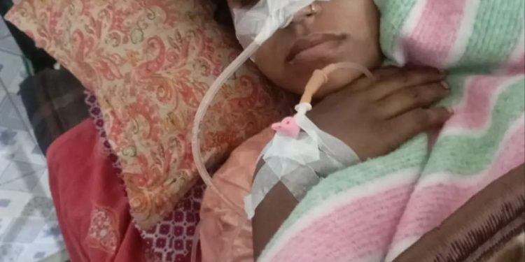 চুয়াডাঙ্গায় ভুল অপারেশনের অভিযোগ: মদিনা ক্লিনিকে মৃত্যুর সঙ্গে পাঞ্জা লড়ছেন এক গৃহবধূ