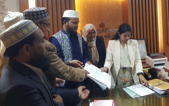 পিতা কে নিয়ে মনোনয়নপত্র জমা দিলেন সালাউদ্দিন আইয়ুবী