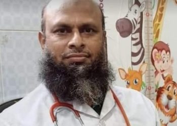 মানবতার ছোঁয়ায় চিকিৎসা চুয়াডাঙ্গা সদর হাসপাতালের শিশু রোগ বিশেষজ্ঞ ডা. মাহবুবুর রহমান মিলন