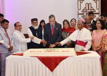 বড়দিনে বঙ্গভবনে শুভেচ্ছা বিনিময় করলেন রাষ্ট্রপতি