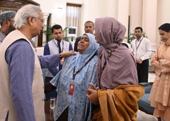 ওসমান হাদির পরিবারের সঙ্গে প্রধান উপদেষ্টার সাক্ষাৎ, সর্বোত্তম চিকিৎসা নিশ্চিতের আশ্বাস