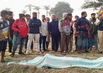 চুয়াডাঙ্গায় যুবককে গলা কেটে নৃশংস হত্যা: কৃষক সোহেলকে খুনের অভিযোগ!