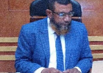 চুয়াডাঙ্গায় বদলি হওয়া কর্মকর্তা বহাল তবিয়তে: নির্দেশ অমান্যের রহস্য কোথায়?