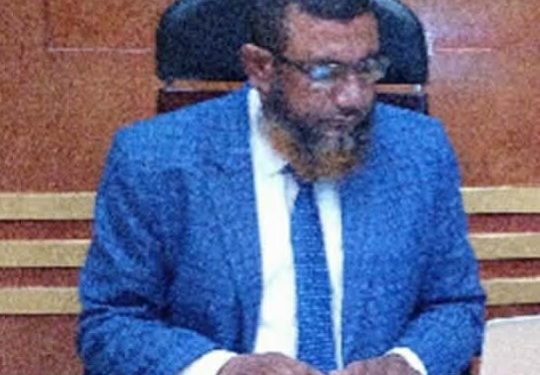 চুয়াডাঙ্গায় বদলি হওয়া কর্মকর্তা বহাল তবিয়তে: নির্দেশ অমান্যের রহস্য কোথায়?