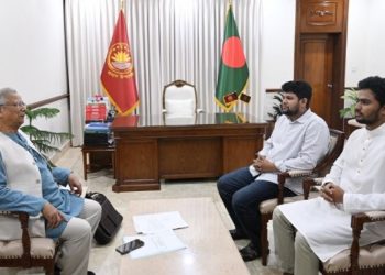 মাহফুজ-আসিফের পদত্যাগপত্র গ্রহণ করেছেন প্রধান উপদেষ্টা