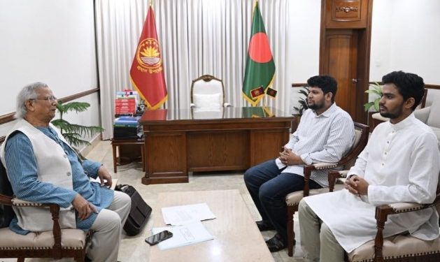 মাহফুজ-আসিফের পদত্যাগপত্র গ্রহণ করেছেন প্রধান উপদেষ্টা