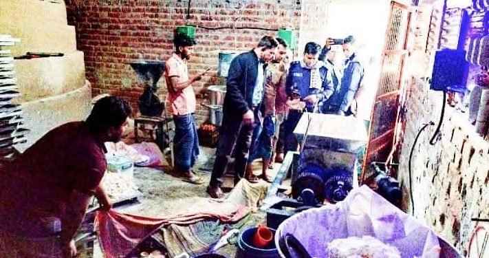 আলমডাঙ্গায় বেকারির মিক্সার মেশিনে কিশোর শ্রমিকের করুণ মৃত্যু: নিরাপত্তাহীন কর্মপরিবেশের নগ্ন চিত্র