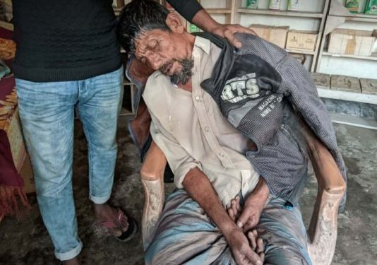 আলমডাঙ্গার হাটবোয়ালিয়ায় অজ্ঞান পার্টির ফাঁদ পাখিভ্যান হারিয়ে পথে পড়ে ছিলেন জাহারুল ইসলাম