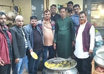 ১৬ই ডিসেম্বর উপলক্ষে মিলাদ মাহফিল ও দোয়া খিচুরী বিতরণ