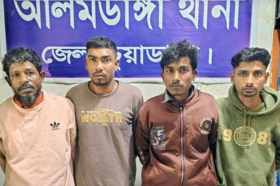 খোরদ গ্রাম থেকে চুরি হওয়া পাখিভ্যান উদ্ধার চার চোর গ্রেপ্তার, পুলিশের প্রযুক্তিনির্ভর অভিযানে সাফল্য