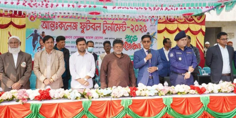 চুয়াডাঙ্গায় আন্তঃকলেজ ফুটবল টুর্নামেন্টের বর্ণিল উদ্বোধন উদ্বোধনী দিনে পৌর কলেজ ও নিউ মডেল ডিগ্রি কলেজের জয়